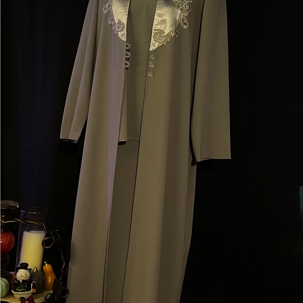 Women's Modest 3pc skirt set size XL, Name Brand: X-Land Dolce.  Color: Silver